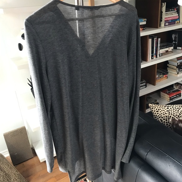 Dramatic lightweight sweater/top L FREE mystery gift with EVERY purchase! - Picture 7 of 7